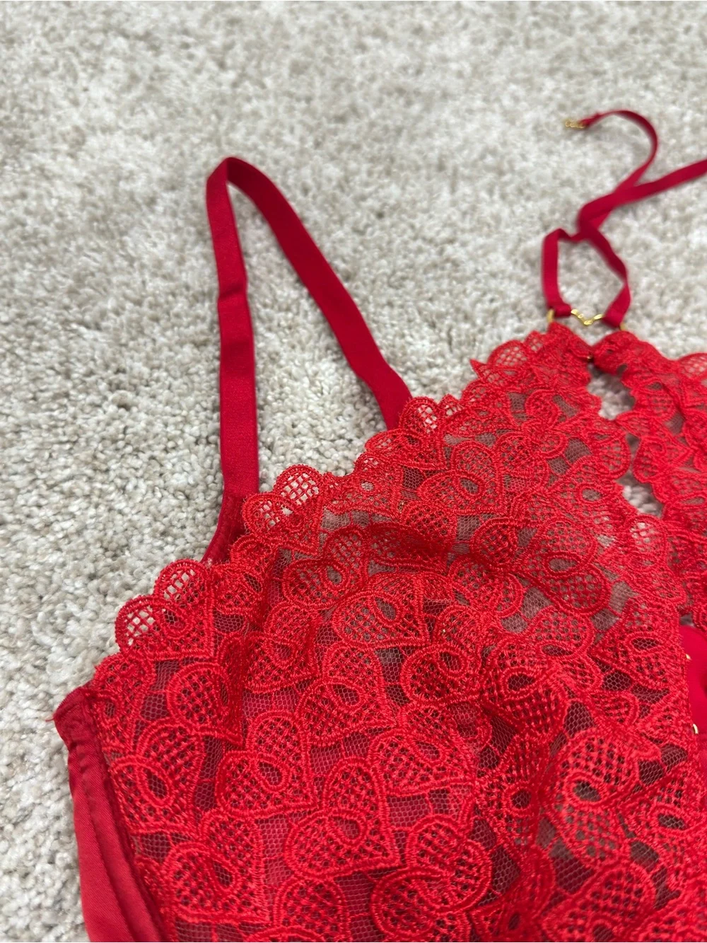 NWOT Victoria's Secret Valentine’s Day Lace Halter Bralette with Heart Details
